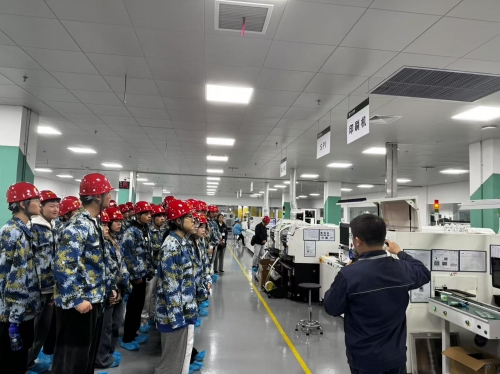 以“实习实训+毕业生回访+就业服务”三位一体，促就业质效再提升